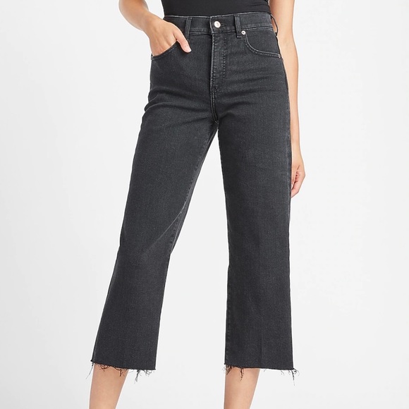 HIGH RISE CROPPED RAW HEM WIDE LEG BLACK JEANS - Picture 4 of 6
